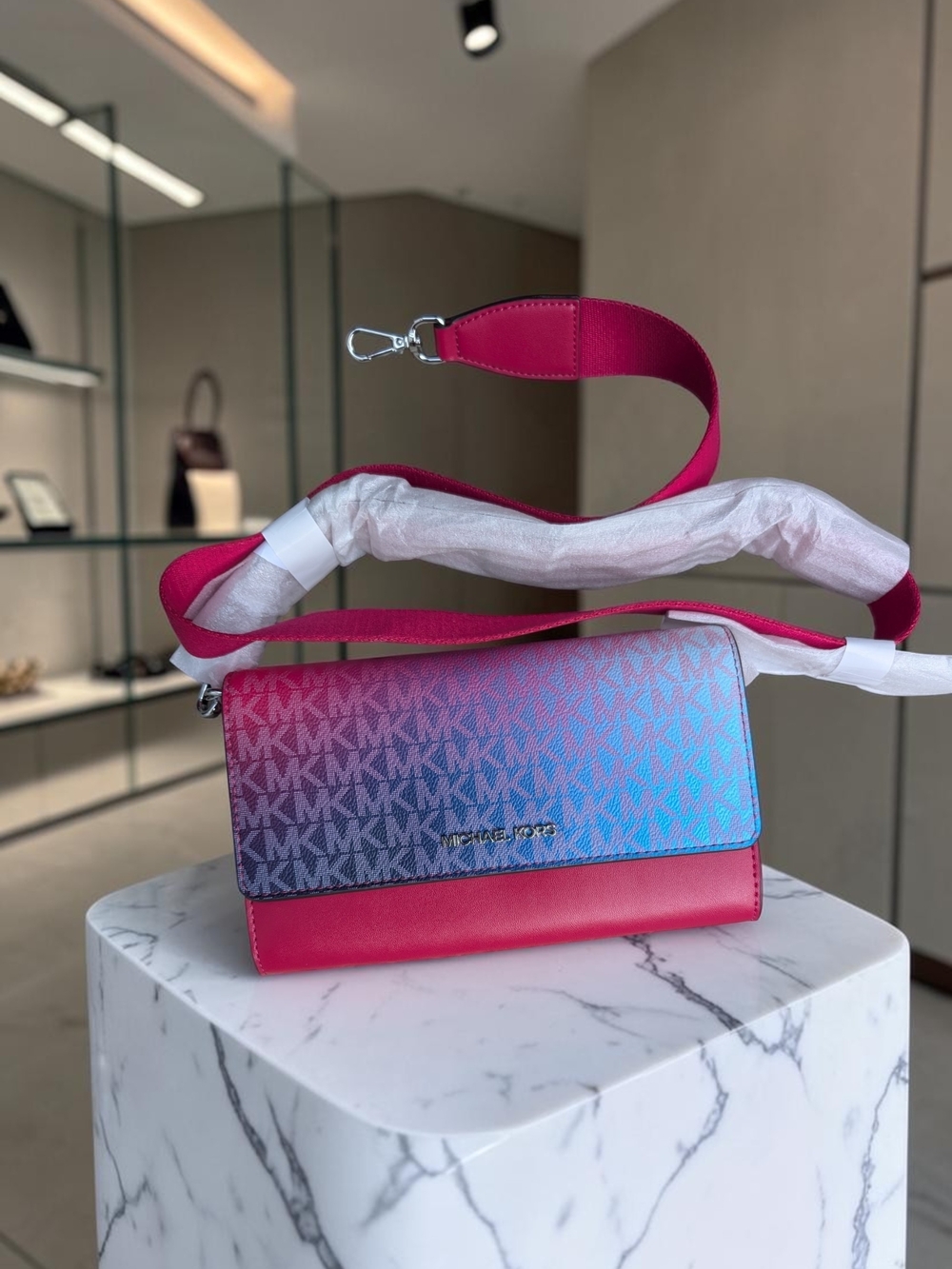 Michael Kors Jet Set Large Ombré Signature Crossbody Bag Dark Raspberry Pink NWT